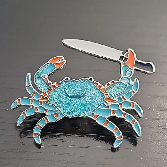 Crab with Knife Enamel Pin - Picture 1 of 3